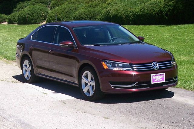 2012 Volkswagen Passat XLT Xcab5.4