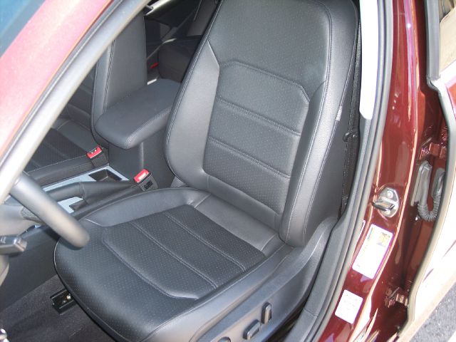 2012 Volkswagen Passat XLT Xcab5.4