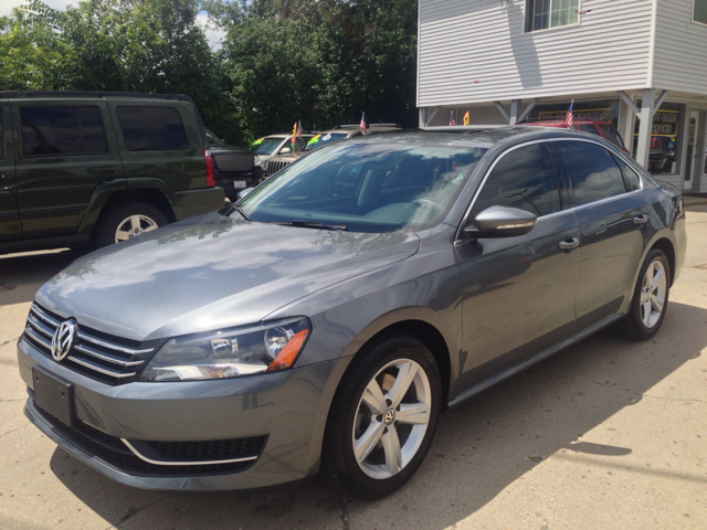 2012 Volkswagen Passat Mainstreet Sedan