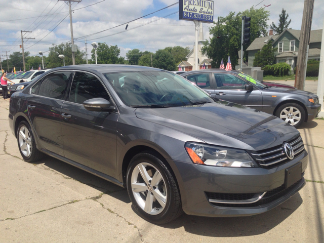 2012 Volkswagen Passat Mainstreet Sedan