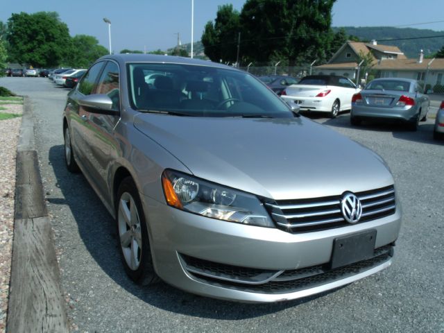 2012 Volkswagen Passat XLT Xcab5.4