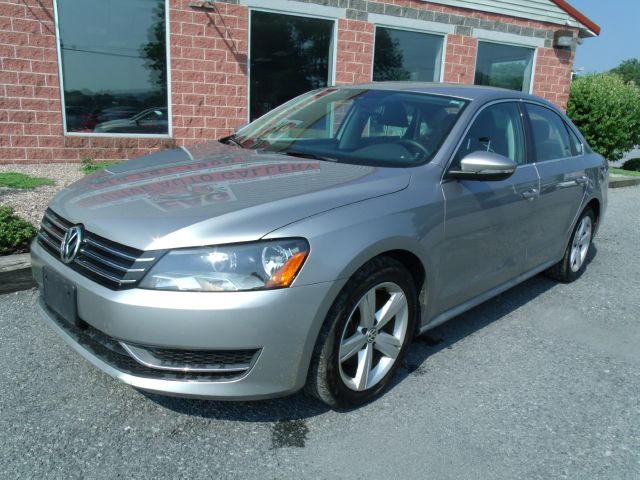 2012 Volkswagen Passat XLT Xcab5.4