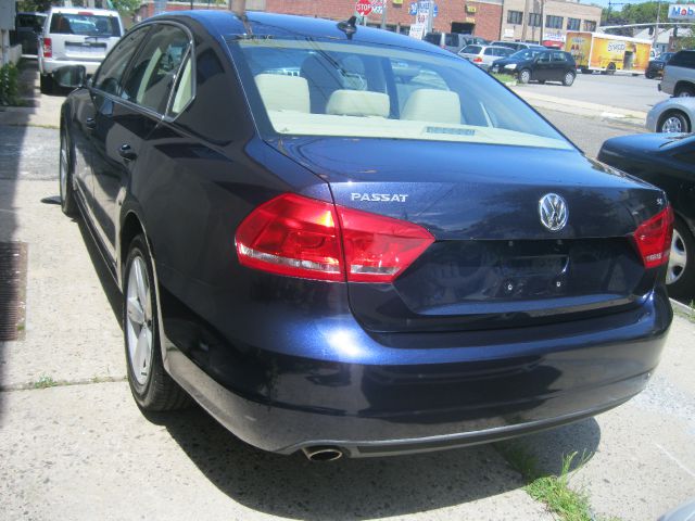 2012 Volkswagen Passat XLT Xcab5.4