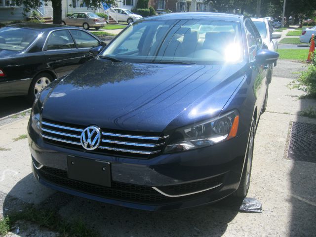 2012 Volkswagen Passat XLT Xcab5.4