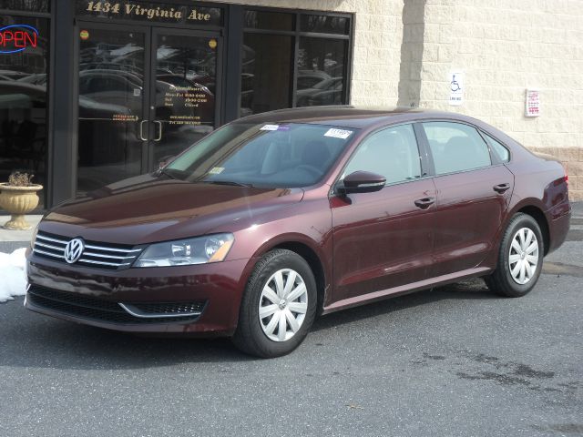 2012 Volkswagen Passat 4.2L Quattro LWB AUTO