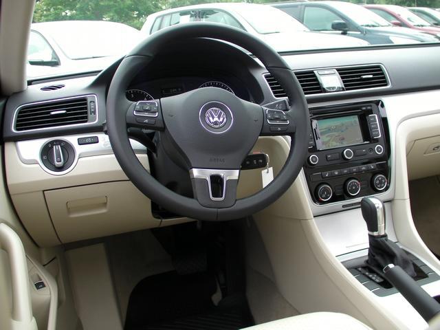 2013 Volkswagen Passat AWD EX