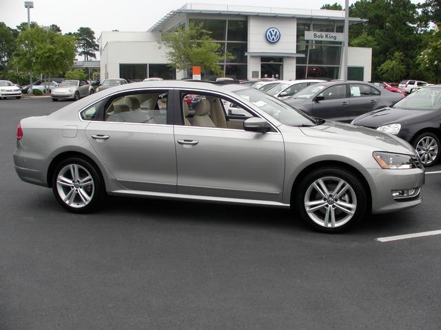 2013 Volkswagen Passat AWD EX