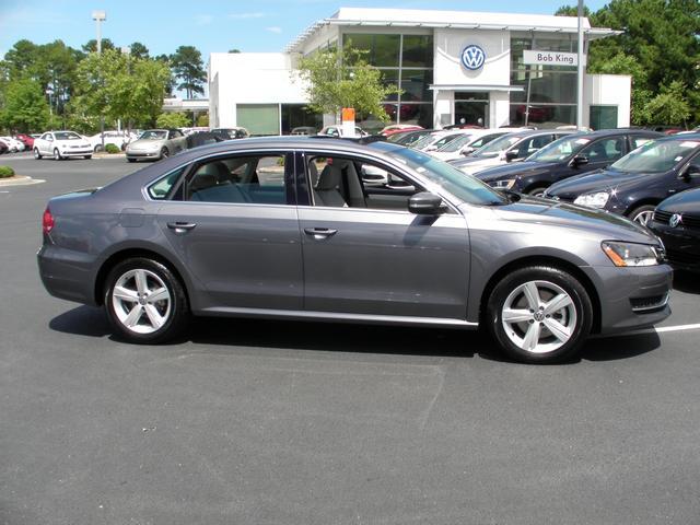 2013 Volkswagen Passat AWD EX