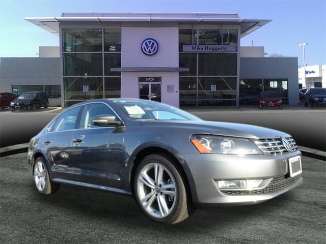 2013 Volkswagen Passat 2011 Nissan Juke SV