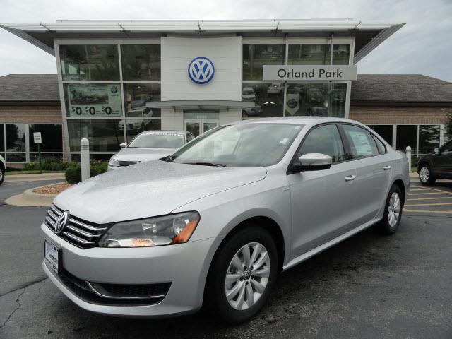 2013 Volkswagen Passat 2WD 4dr XLT