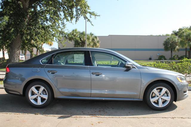 2013 Volkswagen Passat LX Convertible