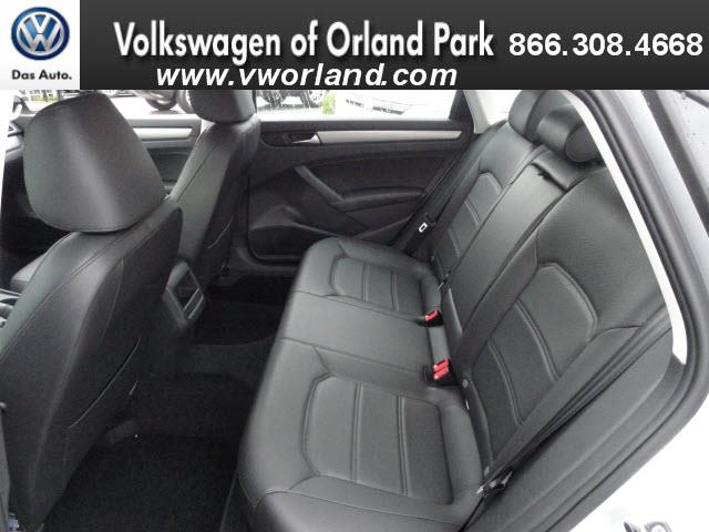 2013 Volkswagen Passat 2WD 4dr XLT