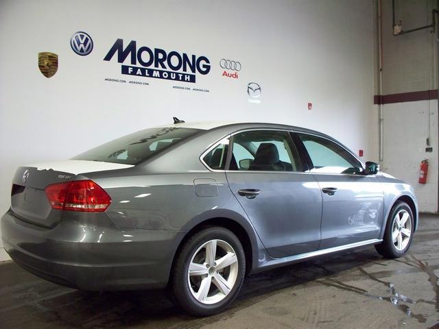 2013 Volkswagen Passat AWD EX