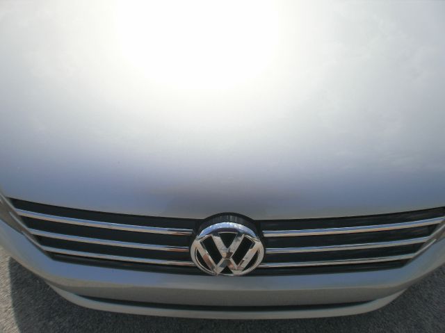 2013 Volkswagen Passat XLT Xcab5.4