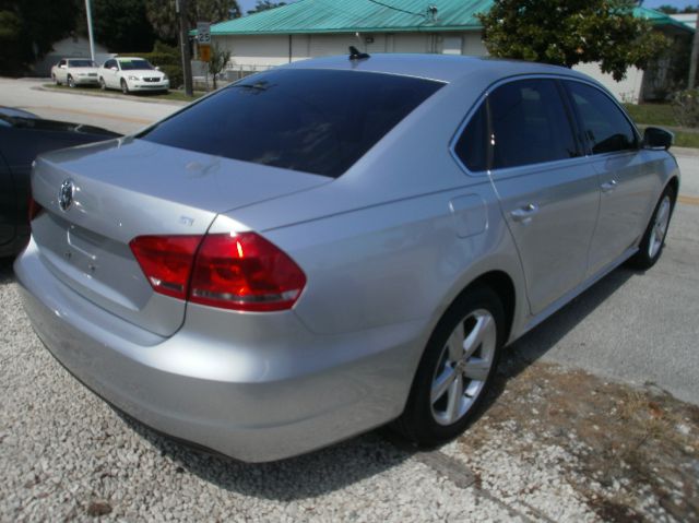 2013 Volkswagen Passat XLT Xcab5.4