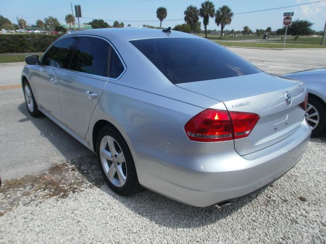 2013 Volkswagen Passat XLT Xcab5.4