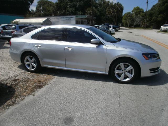 2013 Volkswagen Passat XLT Xcab5.4