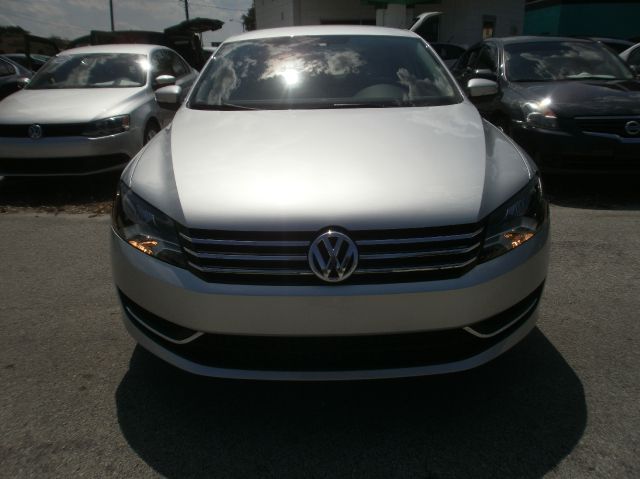 2013 Volkswagen Passat XLT Xcab5.4