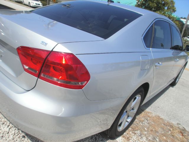 2013 Volkswagen Passat XLT Xcab5.4