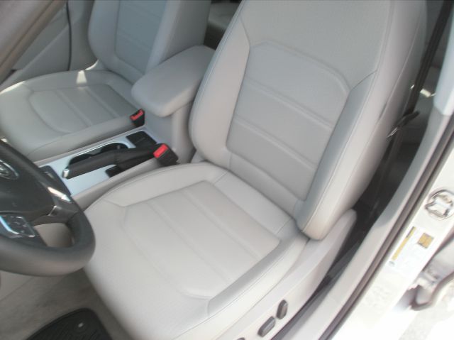 2013 Volkswagen Passat XLT Xcab5.4