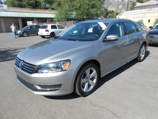 2013 Volkswagen Passat Mainstreet Sedan