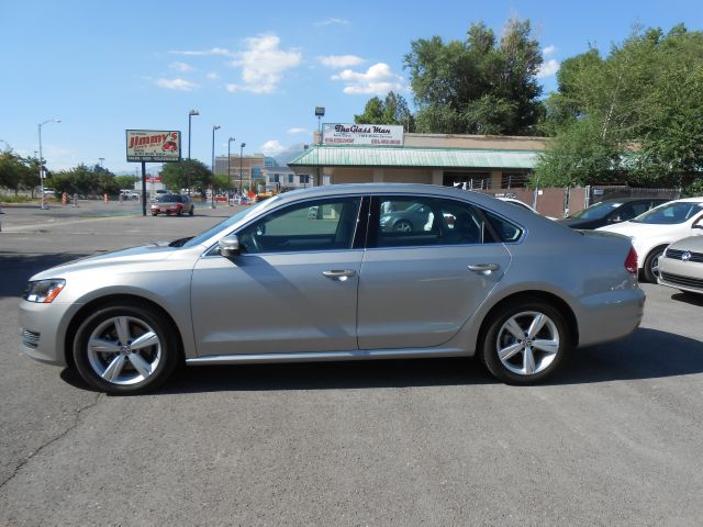 2013 Volkswagen Passat Mainstreet Sedan