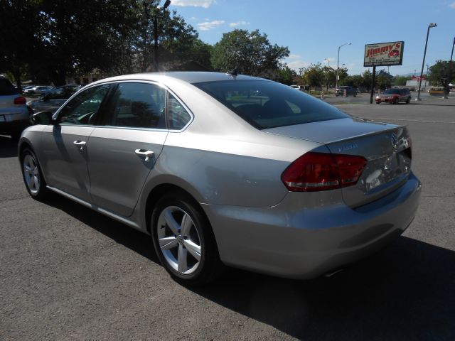 2013 Volkswagen Passat Mainstreet Sedan