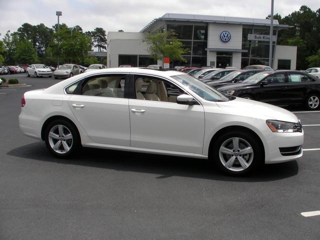 2013 Volkswagen Passat AWD EX