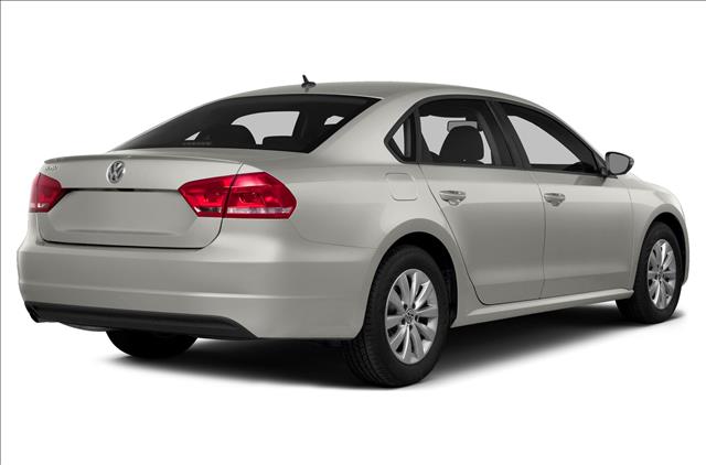 2014 Volkswagen Passat SXT - Stow-n-go Seating