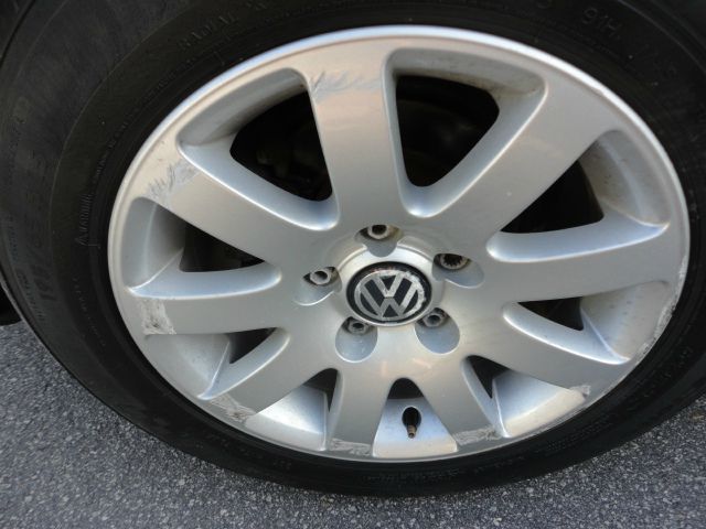 2014 Volkswagen Passat FWD 4dr Sport