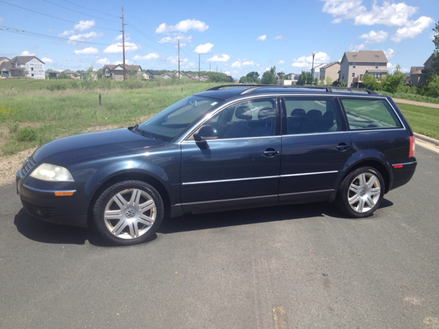 2005 Volkswagen Passat Wagon FWD 4dr Sport