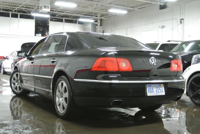 2004 Volkswagen Phaeton SE-R