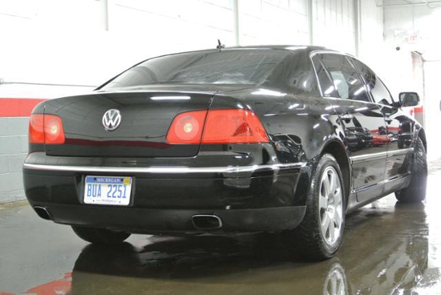 2004 Volkswagen Phaeton SE-R