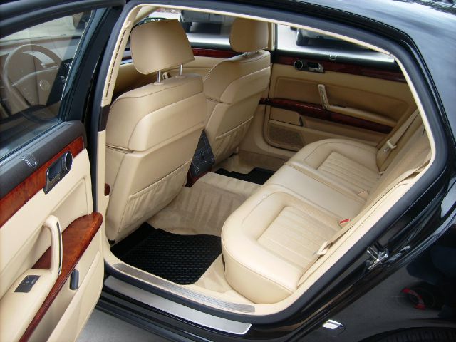 2004 Volkswagen Phaeton Silverado Sport Side