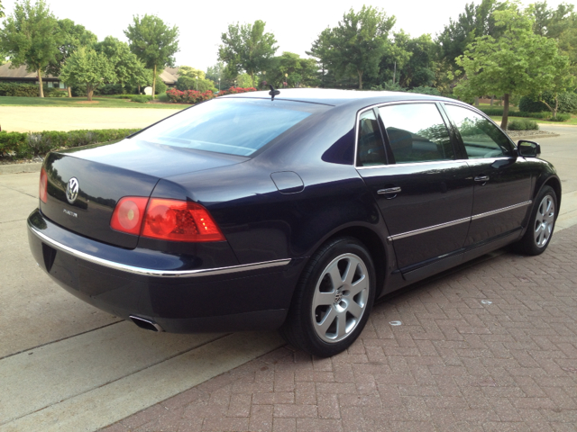 2004 Volkswagen Phaeton SE-R