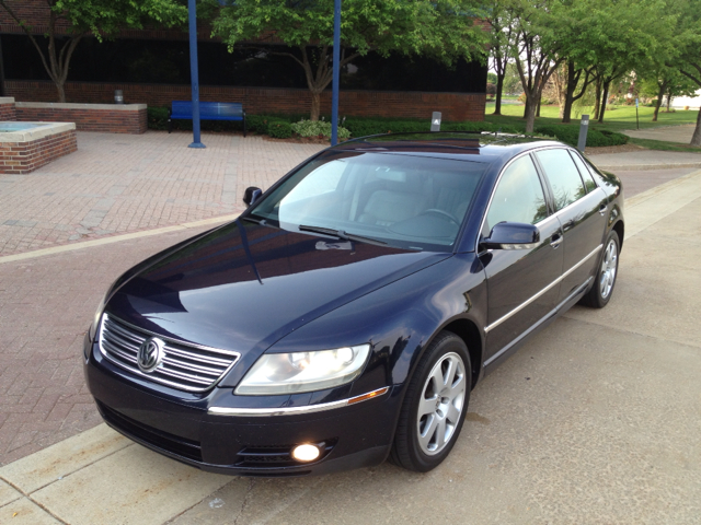 2004 Volkswagen Phaeton SE-R