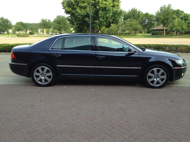 2004 Volkswagen Phaeton SE-R