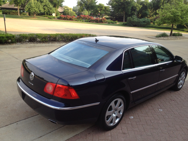 2004 Volkswagen Phaeton SE-R