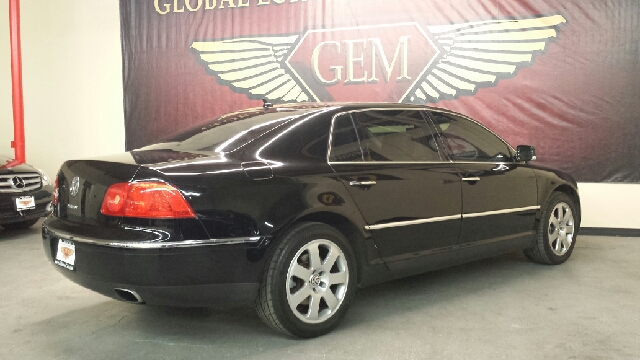 2005 Volkswagen Phaeton SE-R