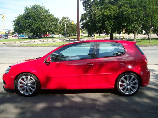 2008 Volkswagen R32 Base