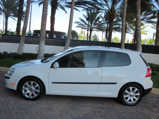 2008 Volkswagen Rabbit L - 82 V8