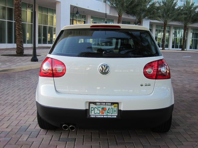 2008 Volkswagen Rabbit L - 82 V8