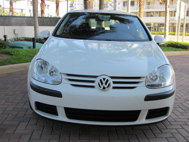 2008 Volkswagen Rabbit L - 82 V8