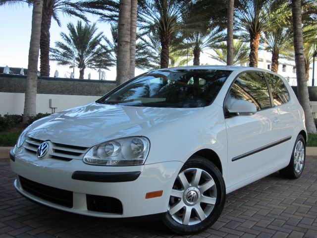 2008 Volkswagen Rabbit L - 82 V8