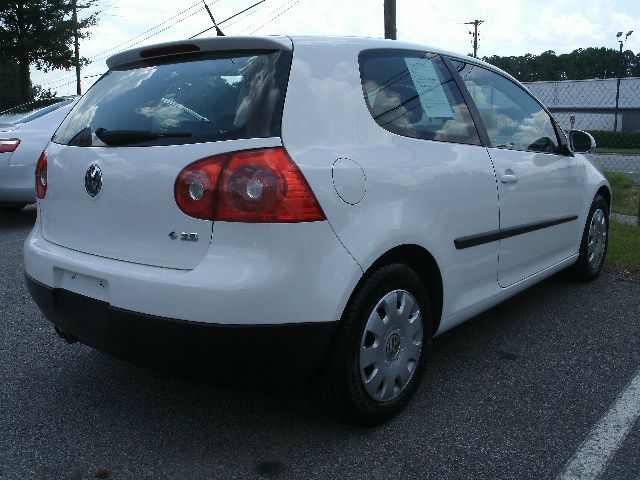 2008 Volkswagen Rabbit L - 82 V8