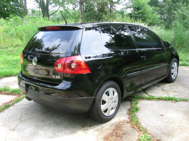 2009 Volkswagen Rabbit L - 82 V8