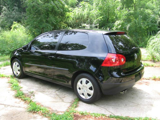 2009 Volkswagen Rabbit L - 82 V8