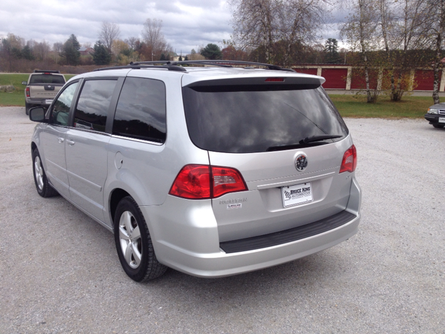 2009 Volkswagen Routan 4x4 SLE 5.7L V8