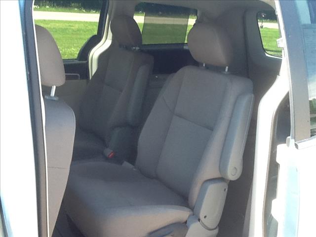 2009 Volkswagen Routan SE