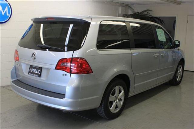 2009 Volkswagen Routan EC